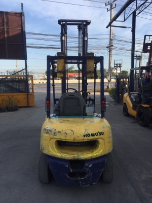 KOMATSU FD25-14 เครื่องดีเซล เกียร์ธรรมดา เสา5เมตร งาเท สนใจติดต่อ083-062-0223(ปอน)