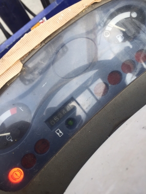 KOMATSU FD25-14 เครื่องดีเซล เกียร์ธรรมดา เสา5เมตร งาเท สนใจติดต่อ083-062-0223(ปอน)