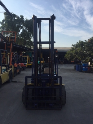 KOMATSU FD25-14 เครื่องดีเซล เกียร์ธรรมดา เสา5เมตร งาเท สนใจติดต่อ083-062-0223(ปอน)