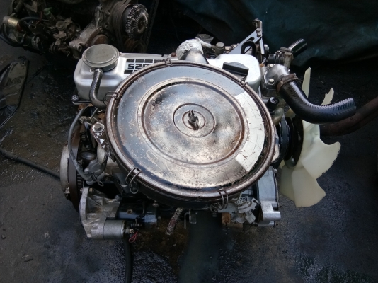 เครื่องยนต์ นิสสันTD25 สวยๆไม่มีไอ รับประกัน เครื่องยนต์ นิสสันTD25 สวยๆไม่มีไอ รับประกัน