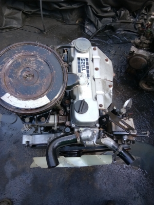 เครื่องยนต์ นิสสันTD25 สวยๆไม่มีไอ รับประกัน เครื่องยนต์ นิสสันTD25 สวยๆไม่มีไอ รับประกัน