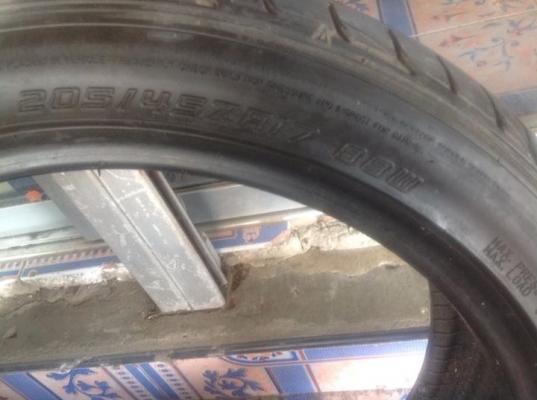 ยางDUNLOP 205 45 17ปี13 ยางDUNLOP 205 45 17ปี13