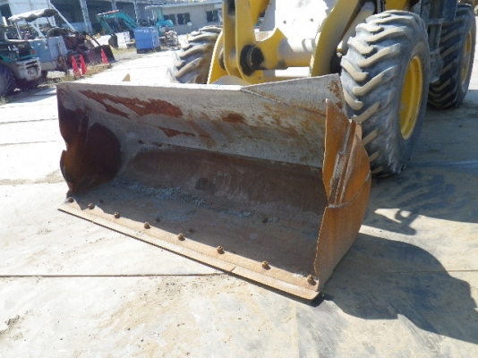 ขาย : รถตัก ยี่ห้อ : KOMATSU รุ่น : WA100-3 สี : เหลือง ขาย : รถตัก ยี่ห้อ : KOMATSU รุ่น : WA100-3 สี : เหลือง