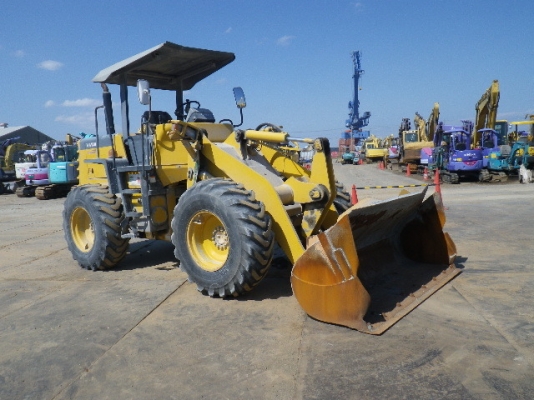 ขาย : รถตัก ยี่ห้อ : KOMATSU รุ่น : WA100-3 สี : เหลือง ขาย : รถตัก ยี่ห้อ : KOMATSU รุ่น : WA100-3 สี : เหลือง