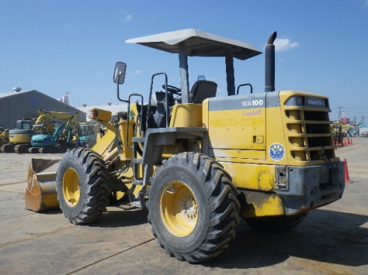 ขาย : รถตัก ยี่ห้อ : KOMATSU รุ่น : WA100-3 สี : เหลือง ขาย : รถตัก ยี่ห้อ : KOMATSU รุ่น : WA100-3 สี : เหลือง