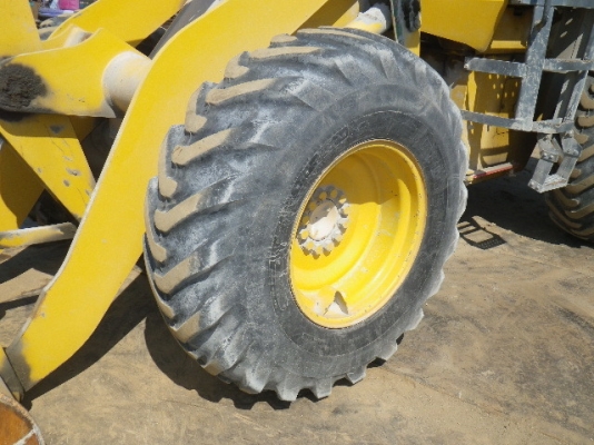 ขาย : รถตัก ยี่ห้อ : KOMATSU รุ่น : WA100-3 สี : เหลือง ขาย : รถตัก ยี่ห้อ : KOMATSU รุ่น : WA100-3 สี : เหลือง