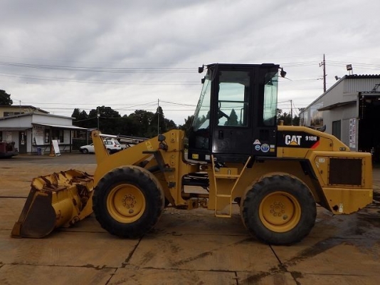 ขายรถตักล้อยาง CAT 910H ปี 2011 รถนอกนำเข้าจากญี่ปุ่น สภาพสวยพร้อมใช้ มีVDOการทำงานครับ ขายรถตักล้อยาง CAT 910H ปี 2011 รถนอกนำเข้าจากญี่ปุ่น สภาพสวยพร้อมใช้ มีVDOการทำงานครับ