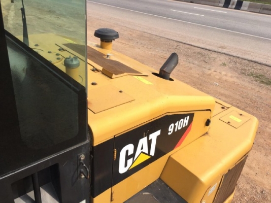 ขายรถตักล้อยาง CAT 910H ปี 2011 รถนอกนำเข้าจากญี่ปุ่น สภาพสวยพร้อมใช้ มีVDOการทำงานครับ ขายรถตักล้อยาง CAT 910H ปี 2011 รถนอกนำเข้าจากญี่ปุ่น สภาพสวยพร้อมใช้ มีVDOการทำงานครับ