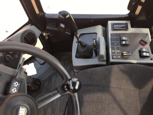 ขายรถตักล้อยาง CAT 910H ปี 2011 รถนอกนำเข้าจากญี่ปุ่น สภาพสวยพร้อมใช้ มีVDOการทำงานครับ ขายรถตักล้อยาง CAT 910H ปี 2011 รถนอกนำเข้าจากญี่ปุ่น สภาพสวยพร้อมใช้ มีVDOการทำงานครับ