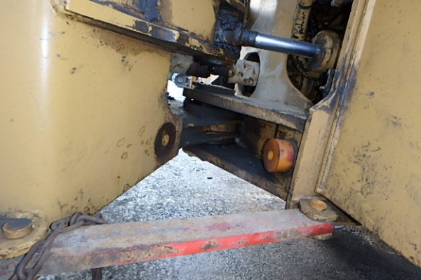 ขาย รถตัก TCM รุ่น : 850-2