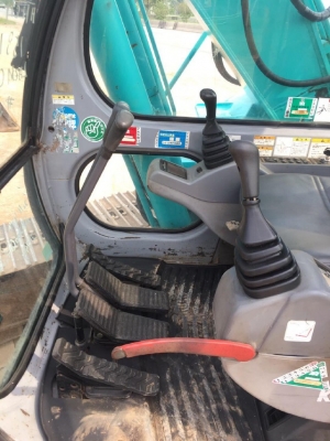 ขายรถแบคโฮ KOBELCO SK200 MARK5 SUPER ลายหัวกระแทก รถนอกนำเข้าจากญี่ปุ่น สภาพสวยพร้อมใช้ มีVDOการทำงานครับ ขายรถแบคโฮ KOBELCO SK200 MARK5 SUPER ลายหัวกระแทก รถนอกนำเข้าจากญี่ปุ่น สภาพสวยพร้อมใช้ มีVDOการทำงานครับ