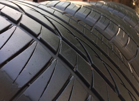 ยาง FALKEN 265 60 18 ปลายปี15 ดอกเต็ม เนื้อนิ่ม ใช้ยาว ราคาไม่แพง