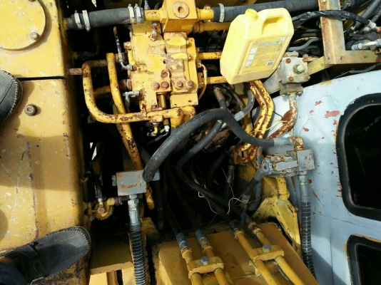 รถขุด SUMITOMO120 กล้วยหอม สภาพดีใช้ได้ มีเอกสารอินวอยล์