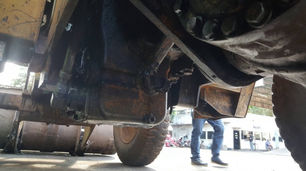 ขาย 130,000 รถตัก KOMATSU 505 เอวอ่อน เครื่องดี ปั้มดี รถใช้งานได้ปกติครับ