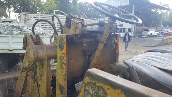 ขาย 130,000 รถตัก KOMATSU 505 เอวอ่อน เครื่องดี ปั้มดี รถใช้งานได้ปกติครับ