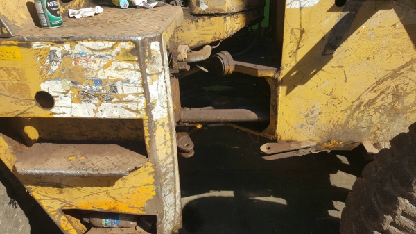 ขาย 130,000 รถตัก KOMATSU 505 เอวอ่อน เครื่องดี ปั้มดี รถใช้งานได้ปกติครับ