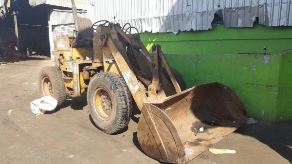 ขาย 130,000 รถตัก KOMATSU 505 เอวอ่อน เครื่องดี ปั้มดี รถใช้งานได้ปกติครับ