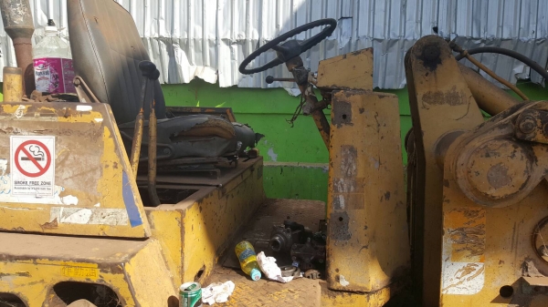 ขาย 130,000 รถตัก KOMATSU 505 เอวอ่อน เครื่องดี ปั้มดี รถใช้งานได้ปกติครับ