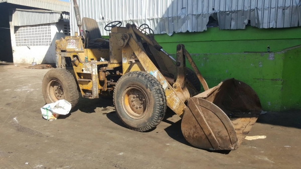 ขาย 130,000 รถตัก KOMATSU 505 เอวอ่อน เครื่องดี ปั้มดี รถใช้งานได้ปกติครับ