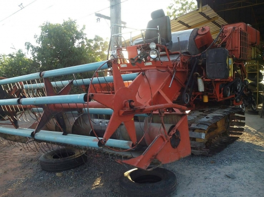 ขาย 175,000บาท รถเกี่ยวรองกระสอบ วิชาญการช่าง โซ่43ข้อใบเต็ม ลอเลอดี รถสภาพดีพร้อมใช้งาน