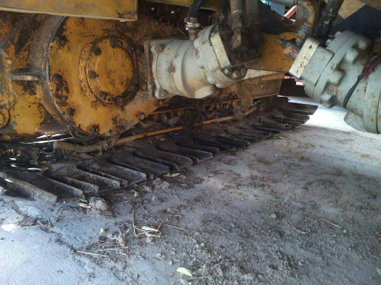 ขาย 175,000บาท รถเกี่ยวรองกระสอบ วิชาญการช่าง โซ่43ข้อใบเต็ม ลอเลอดี รถสภาพดีพร้อมใช้งาน