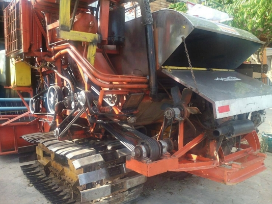 ขาย 175,000บาท รถเกี่ยวรองกระสอบ วิชาญการช่าง โซ่43ข้อใบเต็ม ลอเลอดี รถสภาพดีพร้อมใช้งาน