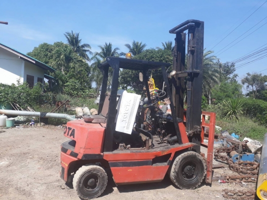 ขายโฟลคลิฟToyota 2.5-3ตันสภาพสวยพร้อมใช้ ต่อคุณอ๊อฟพิจิตร086-737-9991