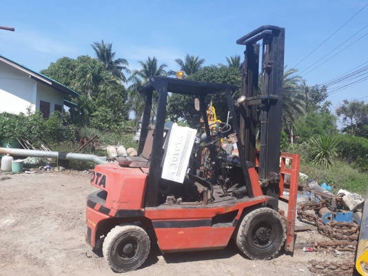 ขายโฟลคลิฟToyota 2.5-3ตันสภาพสวยพร้อมใช้ ต่อคุณอ๊อฟพิจิตร086-737-9991