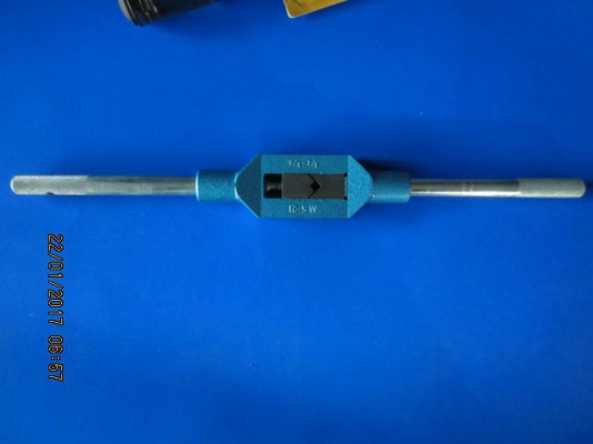 ขายด้ามต๊าปเกลียวNO.4 M9-27 3/8- 1"MADE IN GERMANY. เก่าเก็บ