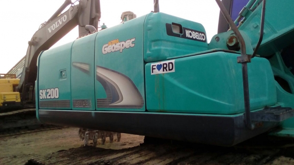 สวยไม่เกรงใจใคร รถขุด SK200-8 YN12 เล่มทะเบียนทำงาน 18000 ชม.