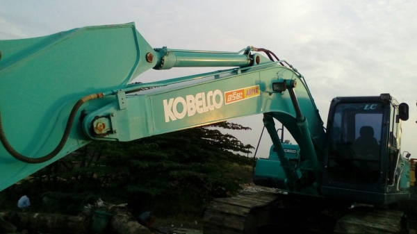 สวยไม่เกรงใจใคร รถขุด SK200-8 YN12 เล่มทะเบียนทำงาน 18000 ชม.