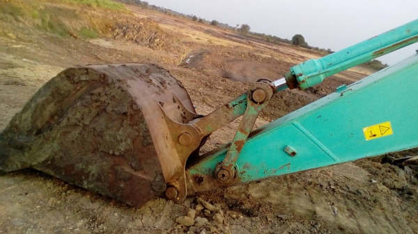 สวยไม่เกรงใจใคร รถขุด SK200-8 YN12 เล่มทะเบียนทำงาน 18000 ชม.