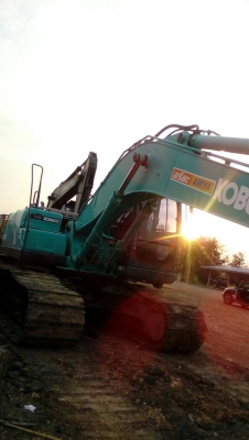 สวยไม่เกรงใจใคร รถขุด SK200-8 YN12 เล่มทะเบียนทำงาน 18000 ชม.