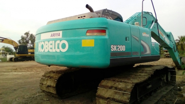 สวยไม่เกรงใจใคร รถขุด SK200-8 YN12 เล่มทะเบียนทำงาน 18000 ชม.