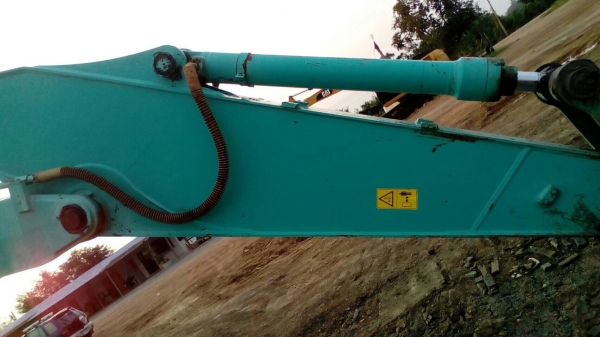 สวยไม่เกรงใจใคร รถขุด SK200-8 YN12 เล่มทะเบียนทำงาน 18000 ชม.