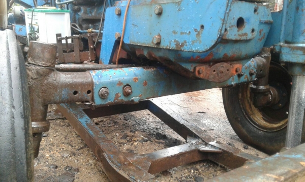 ขาย FORD 6600 รถสวยน่าใช้พร้อมอุปกรณ์ ดันหน้า ผาน3 ผาน7