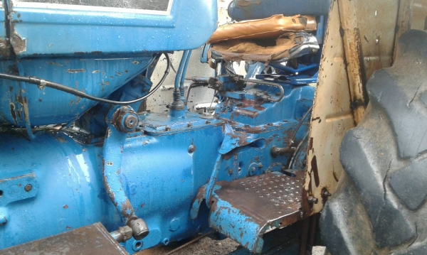 ขาย FORD 6600 รถสวยน่าใช้พร้อมอุปกรณ์ ดันหน้า ผาน3 ผาน7