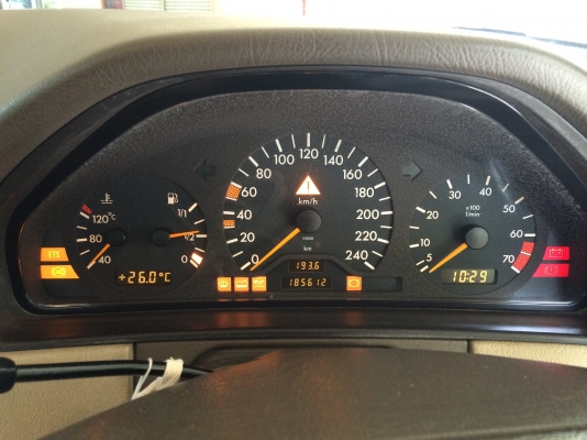 Benz e230 มือเดียว เจ้าของขายเอง ไม่แก๊ส