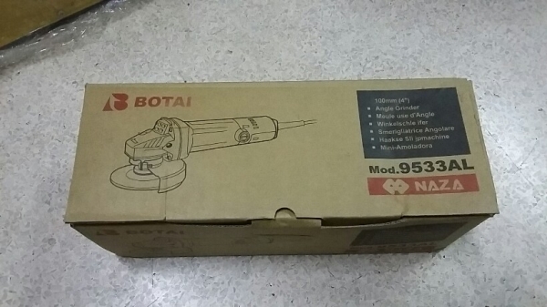 เจียร์หรือลูกหมู 4 นิ้ว ราคาเบาหวิว ของใหม่มือ 1 ครับ  รอบจัดกำลังดี  ราคาเบา ๆ ให้เพื่อนสมาชิก มีติดบ้านไว้ใช้งานกันครับ ราคา 450 บาท รวมส่งธรรมดาครับ อุปกรณ์มาครบตามรูปครับ