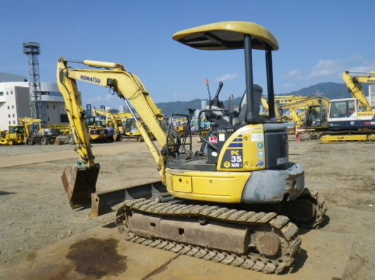 Komatsu PC35MR-2 อาร์มพิเศษ เก่าญี่ปุ่น แทรคเหล็กหุ้มก้อนยาง มีไลน์หัวเจาะ นำเข้าเอง