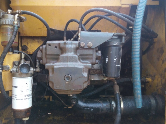 ขายKOMATSU PC200-8 ไฟฟ้าเต็ม สภาพดี เล่มทะเบียน ทำงาน15,xxx ชั่วโมง รถอยู่ขอนแก่น 1,600,000บ. สนใจ 0835601591 หรือ 0903494058