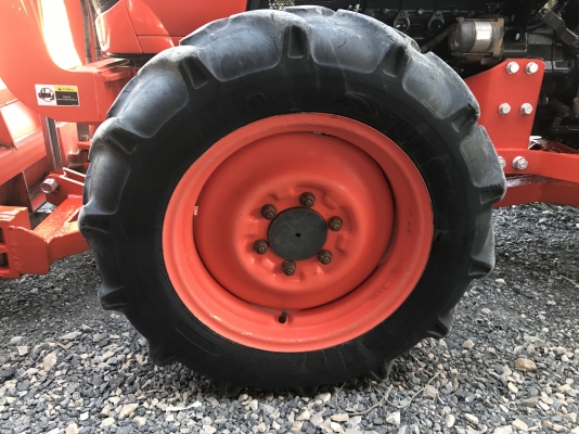 ขายรถไถคูโบต้า L4708SP (4WD)2เพลา พร้อมอุปกรณ์ ใบมีดดันดินและผานพรวน ราคา 498,000 บาท พร้อมส่งฟรีถึงบ้าน โทรสอบถามได้เลยค่ะ 081-9136451 ขอดูรูปทาง Line:Bow6451  รถสวย สภาพพร้อมใช้งาน  ชั่วโมงทำงาน 400 ชั่วโมง  เครื่องดี เกียร์ดี ยางดีทั้ง 4 เส้น ตรวจเชคเร