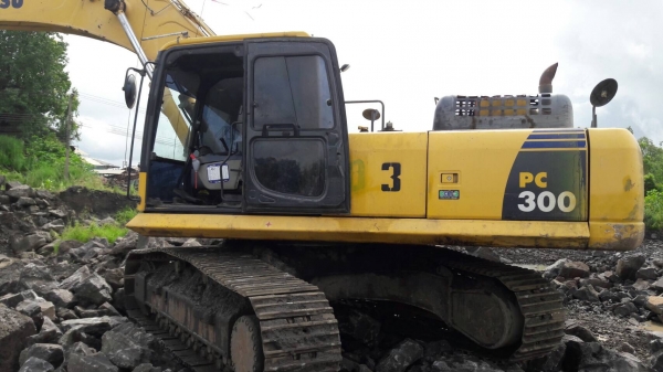 ขออนุญาติขาย รถPC300-8 KOMATSU เอกสารพร้อมเล่ม พร้อมใช้งานราคาเบาๆ1450000 สนใจติดต่อ0853224877-0988930465 ขออนุญาติขาย รถPC300-8 KOMATSU เอกสารพร้อมเล่ม พร้อมใช้งานราคาเบาๆ1450000 สนใจติดต่อ0853224877-0988930465