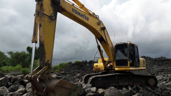 ขออนุญาติขาย รถPC300-8 KOMATSU เอกสารพร้อมเล่ม พร้อมใช้งานราคาเบาๆ1450000 สนใจติดต่อ0853224877-0988930465