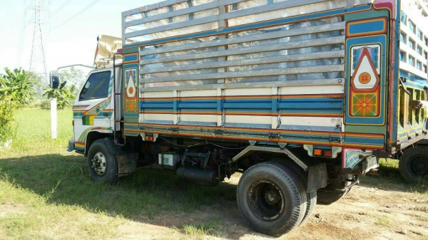 ขออนุญาติขาย6ล้อดั้มรถประกอบเครื่อง 175 ISUZU พร้อมใช้งานราคา395000สนใจติดต่อ0853224877-0988930465