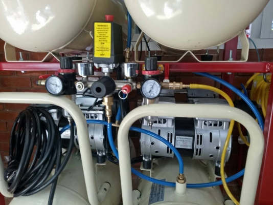 ปั้มลม oil free 200 ลิตร ขายถูก 22500 บาท.