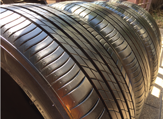 ยาง Michelin 225 50 17 ปลายปี13 ดอกเต็ม เนื้อนิ่ม ราคาไม่แพง