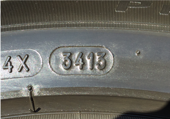 ยาง Michelin 225 50 17 ปลายปี13 ดอกเต็ม เนื้อนิ่ม ราคาไม่แพง