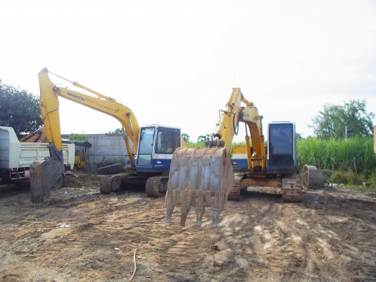 ขายยกล๊อต รถแบ็คโฮ Komatsu Pc120 รุ่น 5 มีให้เลือกทั้งหมด 3 คัน