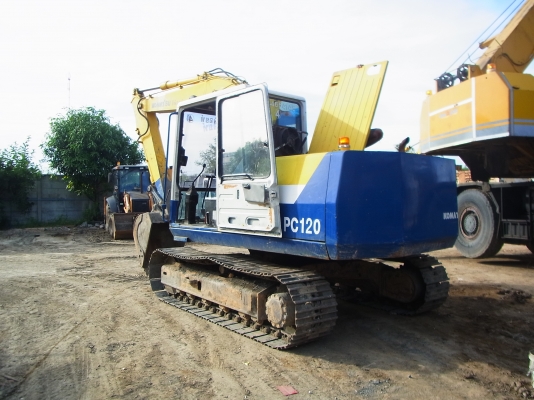 ขายยกล๊อต รถแบ็คโฮ Komatsu Pc120 รุ่น 5 มีให้เลือกทั้งหมด 3 คัน
